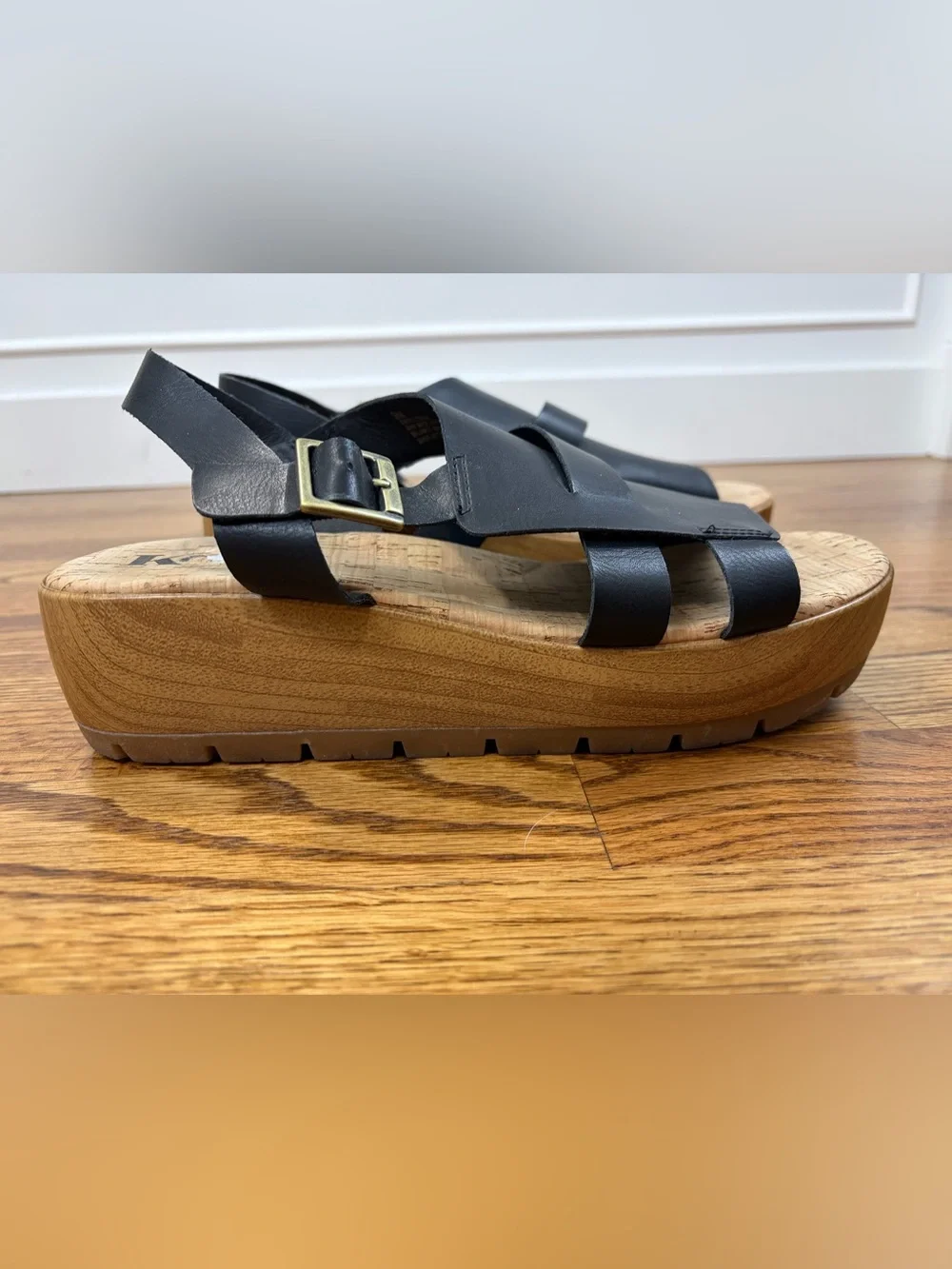 Korks Lynda Platform Cork Wedge Sandal Black Leather (9)